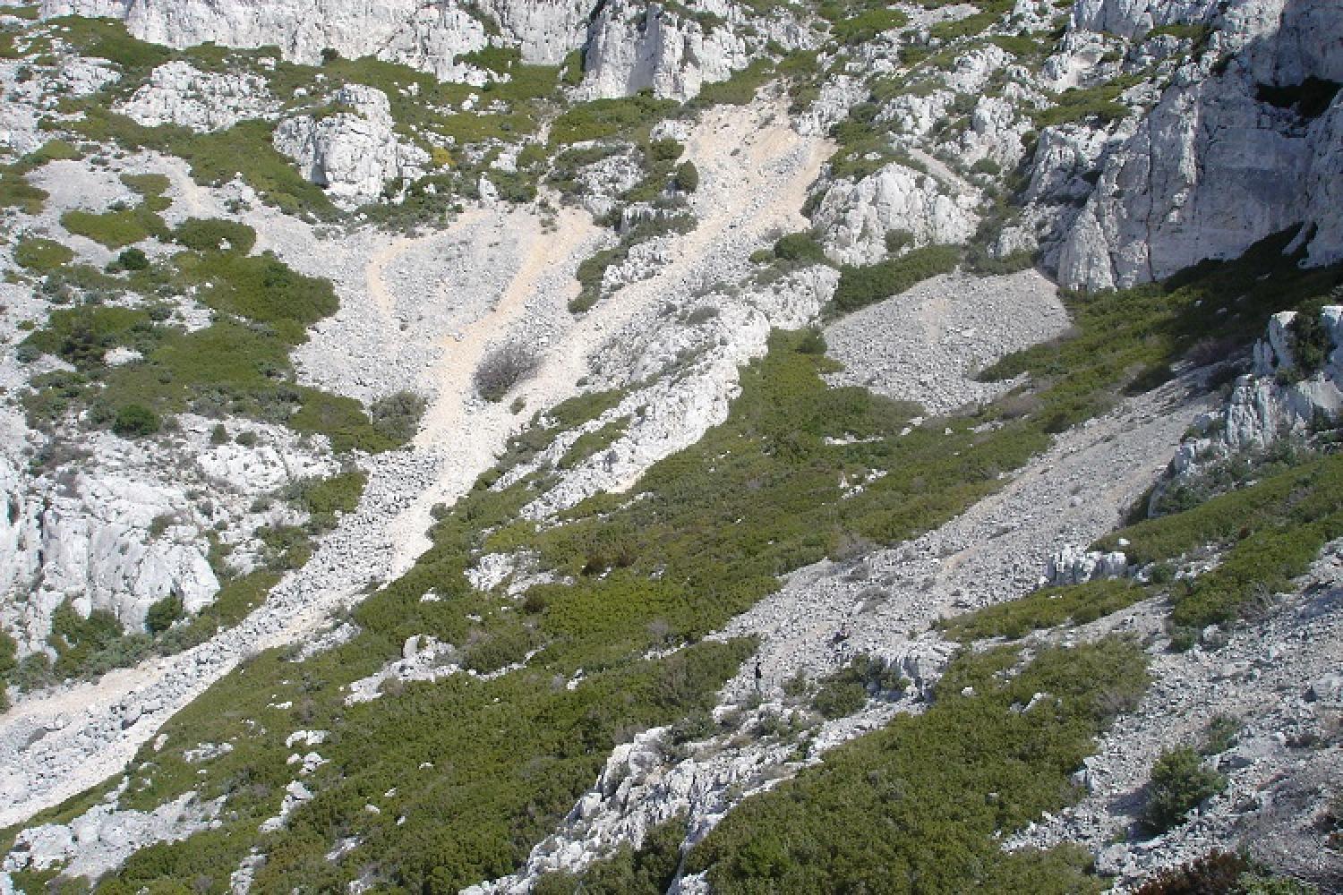 eboulis-calanques-marseille-cassis.jpg