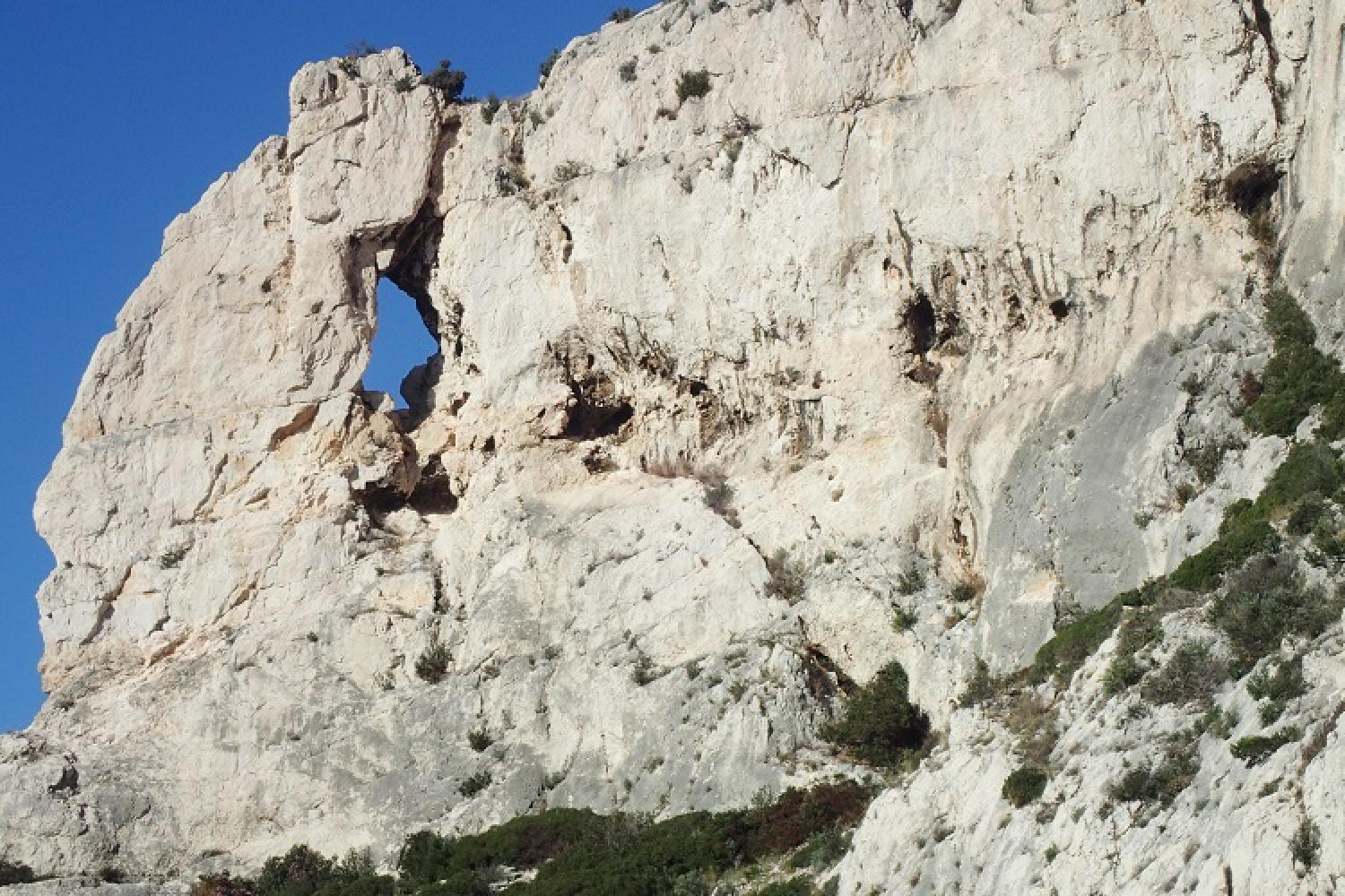 falaise-calanques-marseille-cassis.jpg